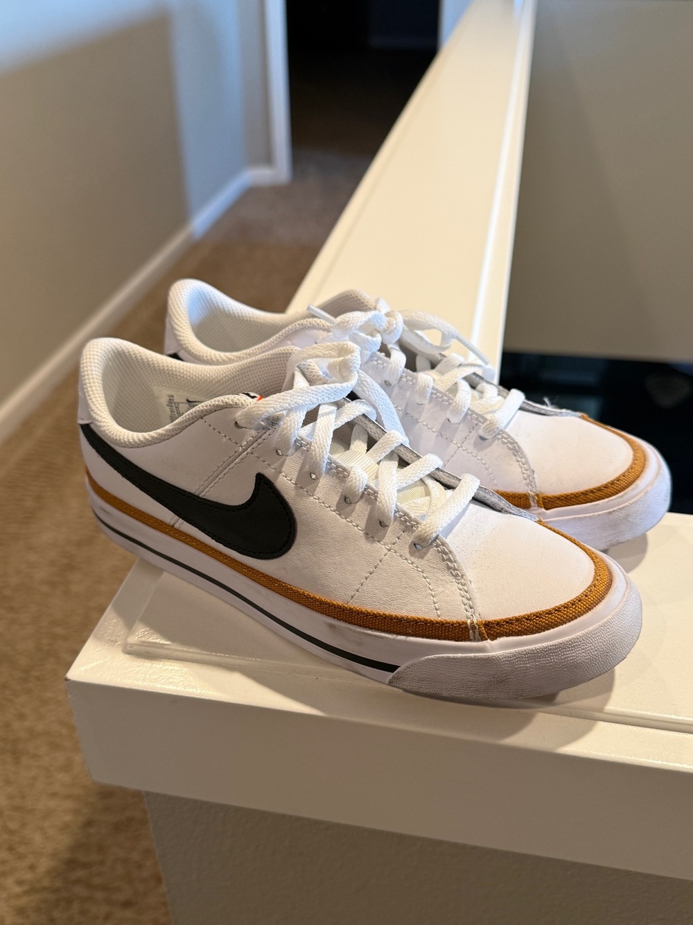 Nike Boy’s White Court Legacy 4Y DA5380-102